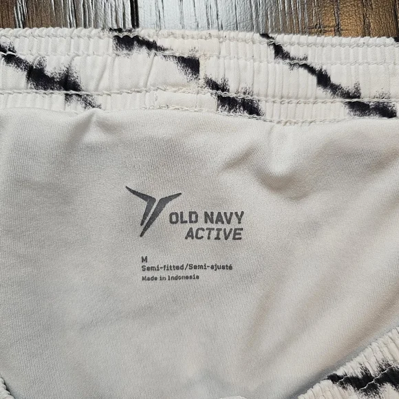 Old Navy Active Shorts - Picture 7 of 7
